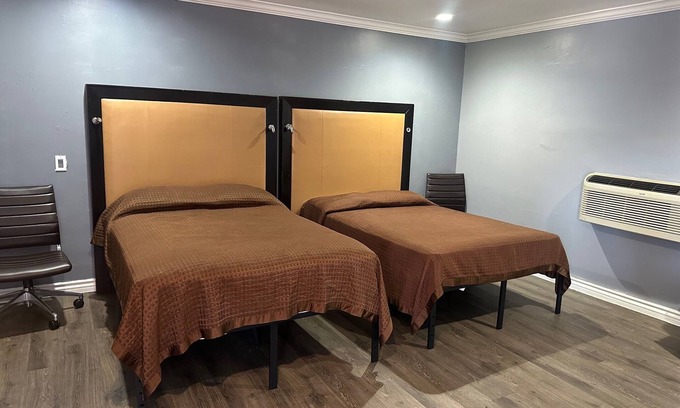 Colton Hotel | Driftwood Motel - Colton