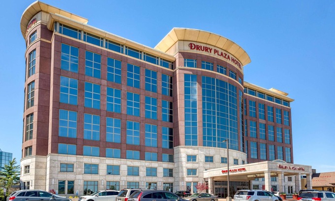 Chesterfield Hotel | Drury Plaza Hotel St. Louis Chesterfield