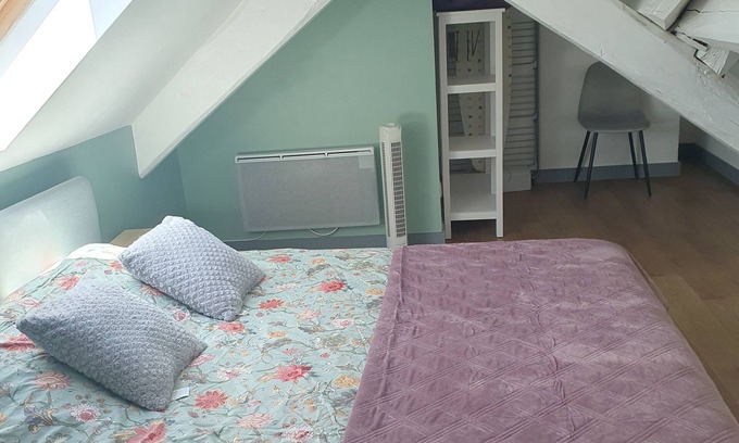 Sedan Apartamento | Duplex apartment classified 2 stars.