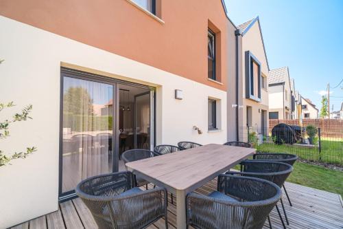 Bischwihr Casa | Duplex Jardin – Gîte des 4 Lions