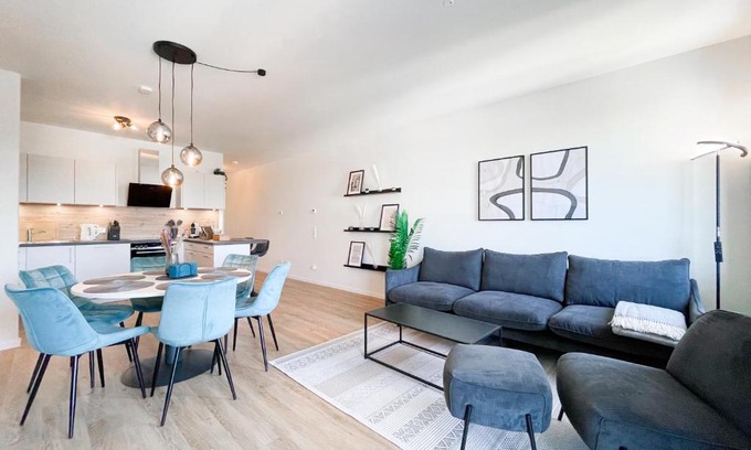 Antonsviertel Apartamento | E&K living - 6 pers - design apartment - fair - SKY-TV - parking