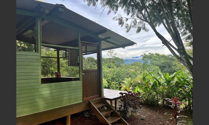 Savegre Cabaña | Earthy Cottage / Casita de Tierra
