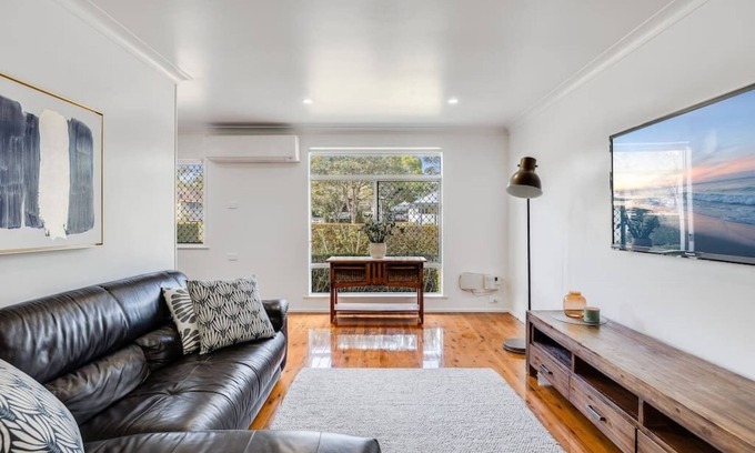 East Toowoomba Casa | "Eastside Haven" - Central & Convenient!