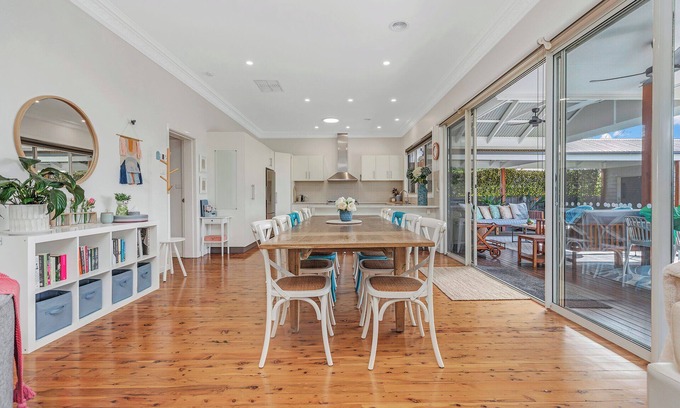 Echuca Casa | Casa de vacaciones ACE Echuca - Favorito de la familia * Ubicación privilegiada * Piscina climatizada * Fuego de gas