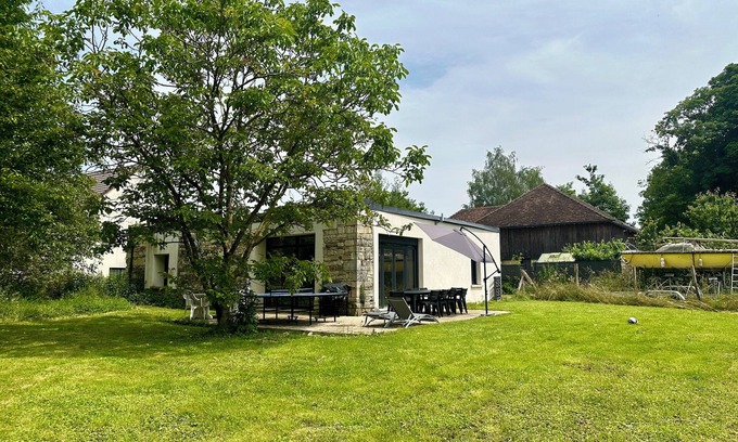 Lusigny-sur-Barse Casa | Eco 4-BR farmhouse near Lac d’Orient & Troyes – sleeps 10, garden, Wi-Fi