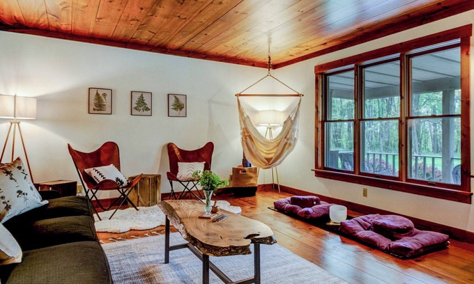 Portersville Cabina | Eco-Conscious Forest & Flowers Retreat Near McConnell's Mill State Park