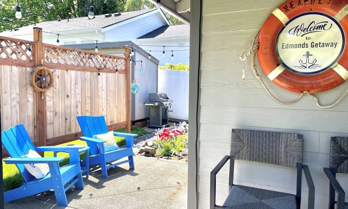 The Bowl of Edmonds Casa | Edmonds Getaway Cottage – Quaint Seaside Town, Kitchen, Train to FIFA World Cup