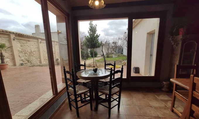 Santa María del Campo Rus Casa | Casa rural El Chaskarrillo