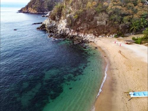 Arroyo Cruz Casa | El nido en la playa con alberca y acceso directo a la bahia de Casa Pauline