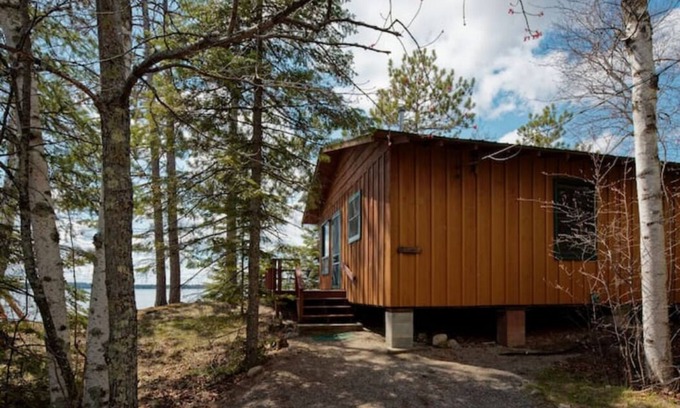 Orr Cabina | Elbow Lake Lodge: Twilight 3BR/1BA Lakefront Cabin