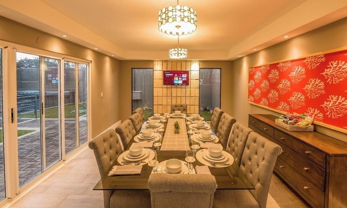 San Pedro Casa | Elegant 3500sq ft Family Residence