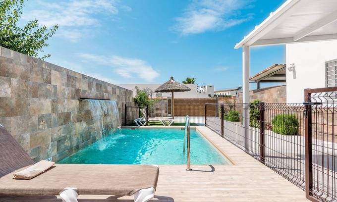 Conil de la Frontera Casa | Elegant and with pool - Villa Nueva Cascada (Families only)