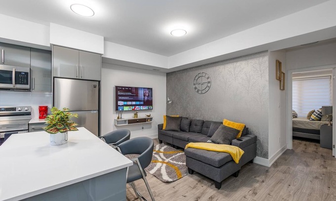 Niagara Falls Casa | Elegant Apartment, 5mins from the Falls