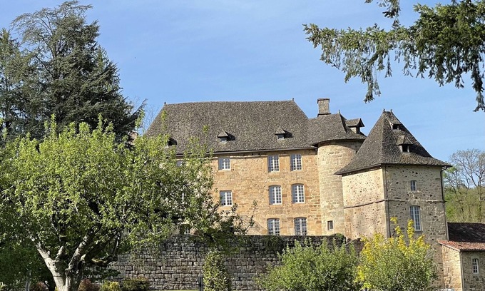 Terrou Otro | Elegant country chateau with modern comforts