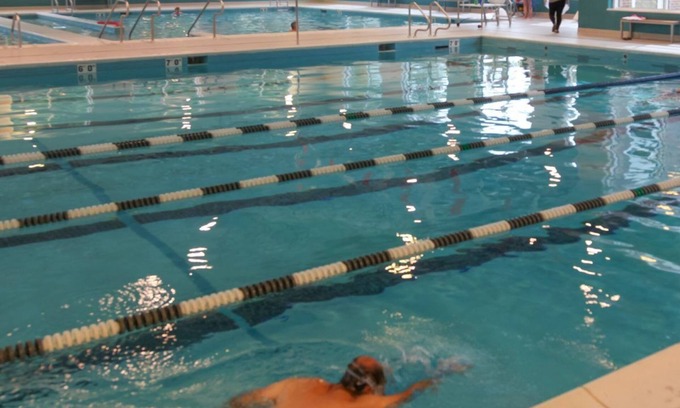 Redding Ridge Casa | Elegante finca con granja ecuestre