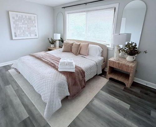 Oak Park Apartamento | Elegant & Elevated 4BD 2 BA