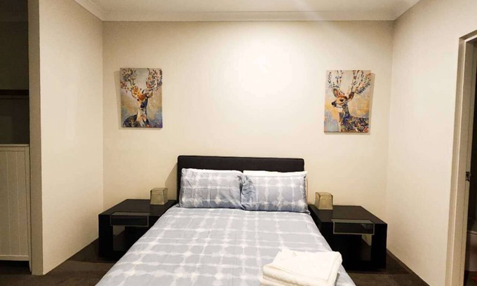 Booragoon Villa | Elegant Gem Villa