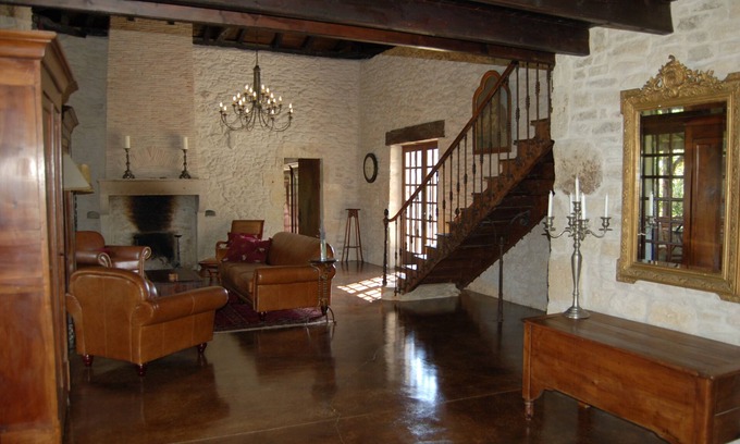 Sainte-Colombe-de-Duras Otro | Elegante y aislada casa de piedra de 300 años con piscina privada, magníficas vistas