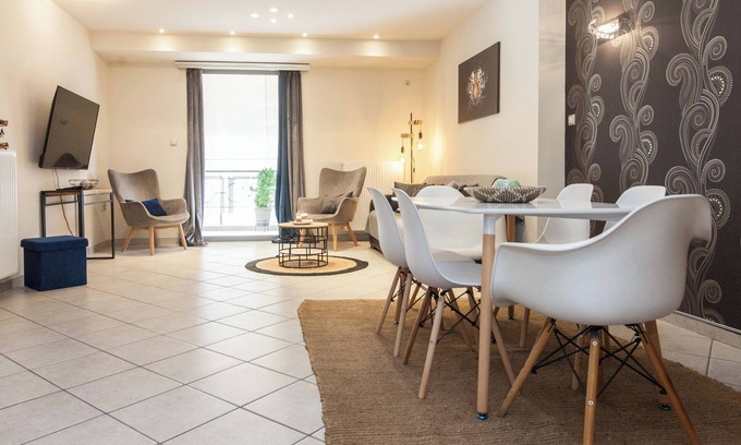 Petralona Apartamento | Elegant Spacious 2 Bd Apt in Petralona