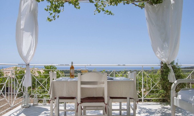 Agios Eleftherios Villa | Elegant villas with amazing sea view - just 1,5 km from the beach!