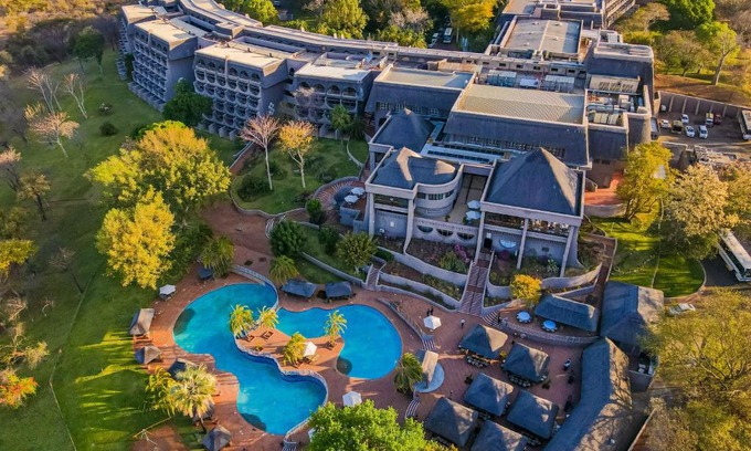 Victoria Falls Hotel | Elephant Hills Resort