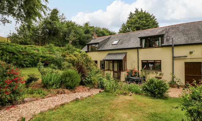 Horner Casa | ELSWORTHY FARM COTTAGE, pet friendly in Wootton Courtenay