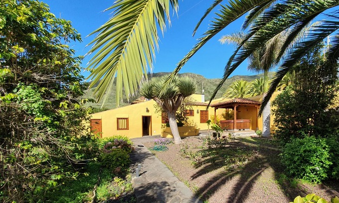 Tegueste Cabaña | Casa Emblemática "La Arañita"