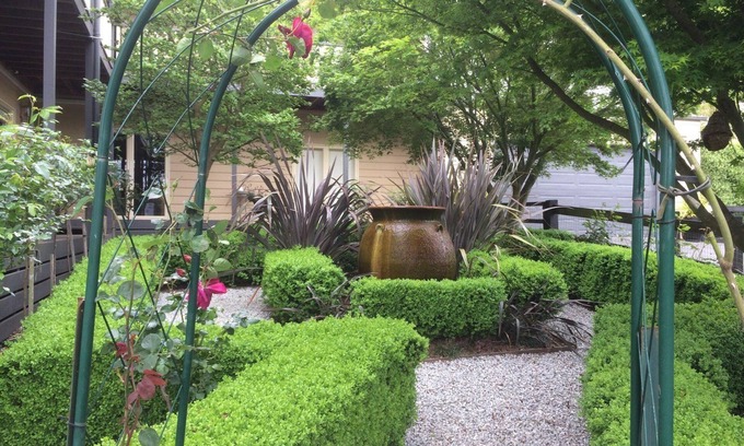 Emerald Hotel | Emerald Ridge