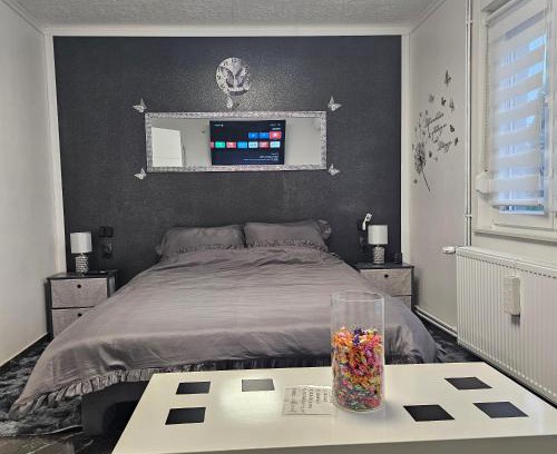 Karlovac Apartamento | ENA 1 & 2 -BIG FREE PRIVAT parking - boats vans combi truck etc -cca 2000m2
