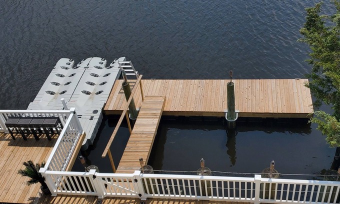 Mystic Island Casa | Enchanting Mystic Island Beach Home on picturesque lagoon near Jersey Shore.