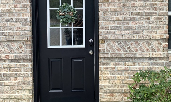 Silver Springs Cabaña | Enchanted Forrest Cottage mins to Natural Springs, WEC, Downtown