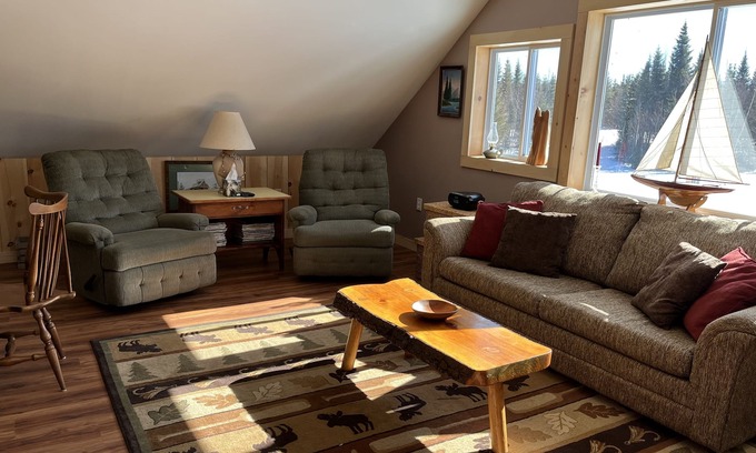 Franklin County Apartamento | End of Eustis Ridge Rd! Eustis Maine. New custom built apartment above garage.