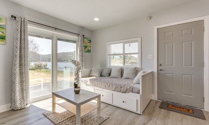 Clearlake Apartamento | End Unit w/ Clear Lake Access in NorCal!