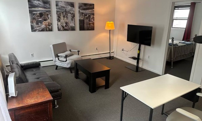 Bulls Ferry and Jacob's Ferry Apartamento | Enjoy a cozy apartment just 20 minutes from Manhattan.