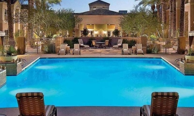 Gainey Village Villas Complejo | Enjoy a Hassle-Free Stay! w/ Pool, Short Drive to OdySea Aquarium, Pet-Friendly!