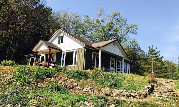 Richland Center Cabaña | Disfrute de una estancia relajante en Chickadee Cottage en Richland Center Wisconsin