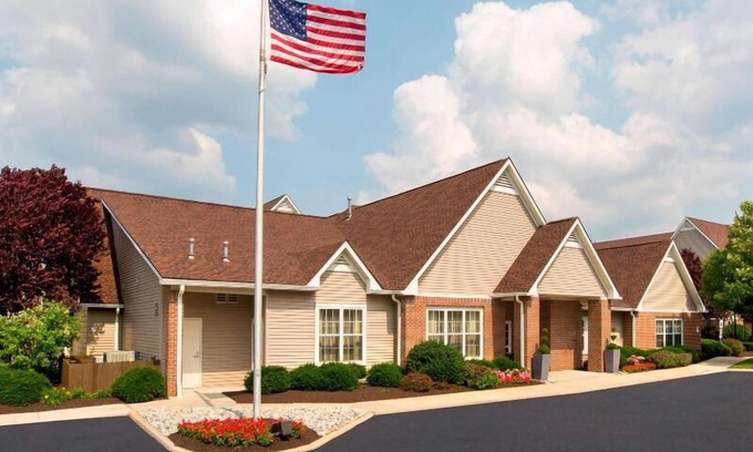 Bethlehem Complejo | Enjoy SteelStacks & Sands Casino from a Cozy Suite w/ Complimentary Breakfast!