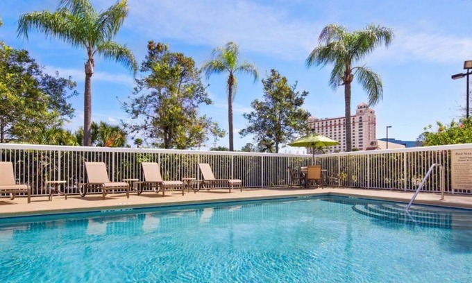 Florida Central Atlantic Coast Hotel | Enjoy Your Family Vacation! 3 Amazing Rooms, Close to SeaWorld Orlando, Pool