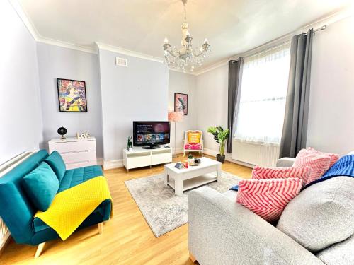 Hackney Central Apartamento | Enticing 2 Bedroom flat with mini-garden in Hackney, Lower Clapton