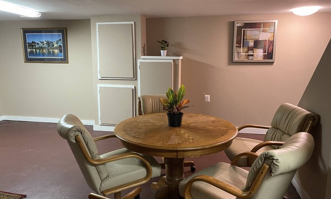 Sunbury Casa | Entire aptmt in peaceful, secluded neighborhood!