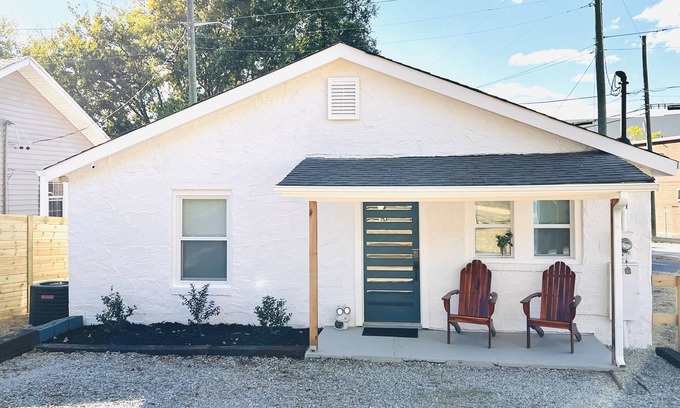 Knoxville Cabaña | Entire Home 2 miles UTK, Neyland &Thompson Boiling