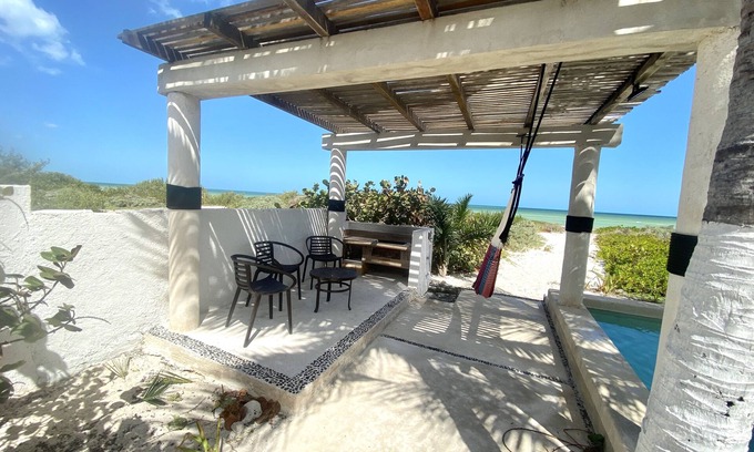 Chicxulub Puerto Casa | Casa Entera a la Orilla del Mar en Chicxulub Puerto, Yuc, Riviera Yucateca Mex