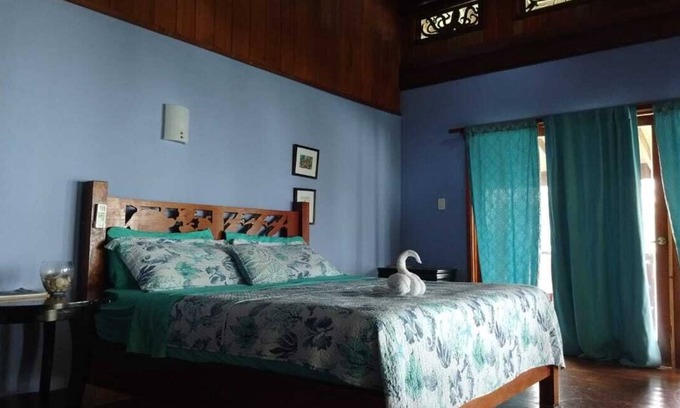 Bocas del Toro Complejo | Entire Resort of Bocas Beachfront Lodge "BBL"