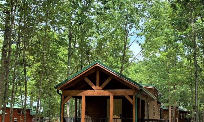 Mooresboro Cabina | Escape to nature in this cabin