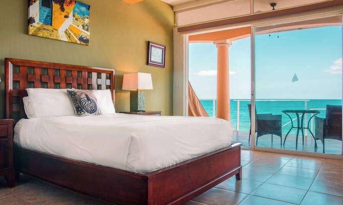 Boca Corona Apartamento | Escape to Paradise Beachfront Suites at Panama's Premier Hotel Nautilus Suite