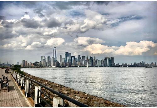 West New York Apartamento | Escape to Spectacular Skyline 12Mints From NYCity