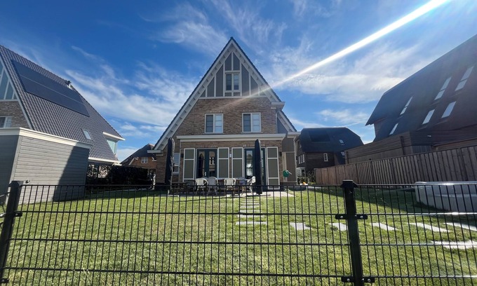 Muiden Chalet De Esquí | Escape to Weesp Amsterdam! 200smq family house with big garden