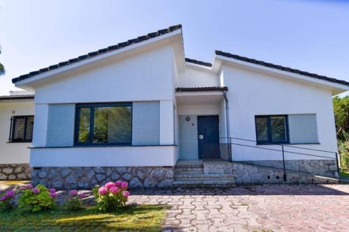 Santona Casa | Espectacular casa en la playa de Berria
