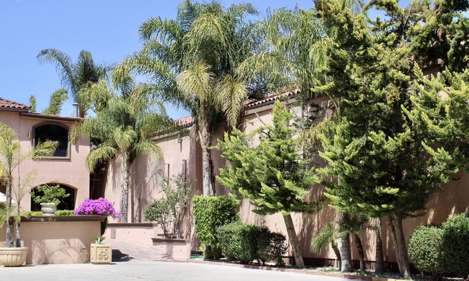 Tecate Hotel | Estancia Inn