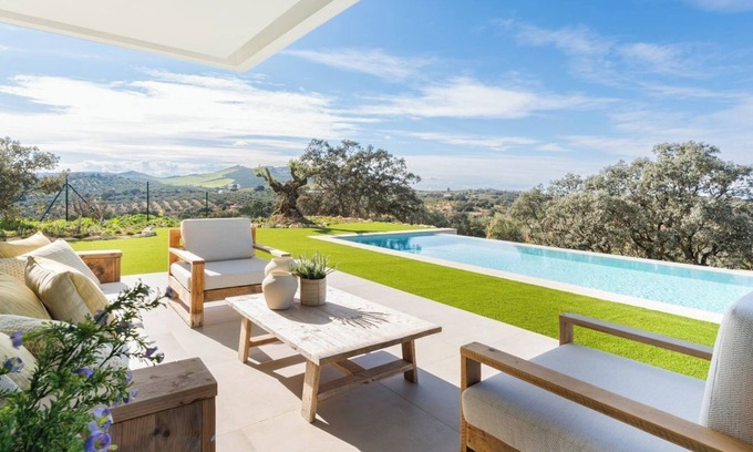 Antequera Villa | Estilosa Villa en Campo de Golf Antequera by Ruralidays